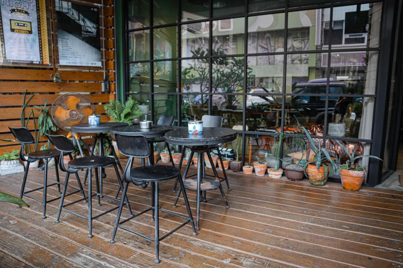 Travel Charger Hostel Hualien Exterior foto
