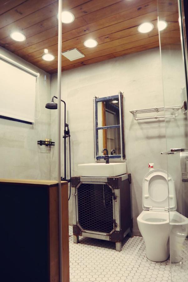 Travel Charger Hostel Hualien Exterior foto