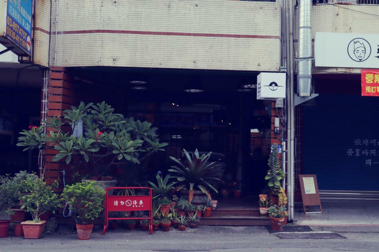 Travel Charger Hostel Hualien Exterior foto